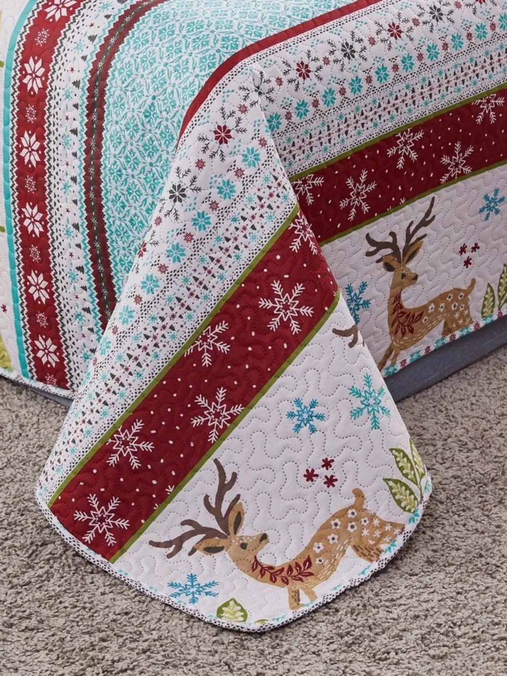 Reversible Holiday Quilt Set in Red and Multi
